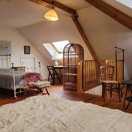 Maison Calme Avec Jardin Fleuri *