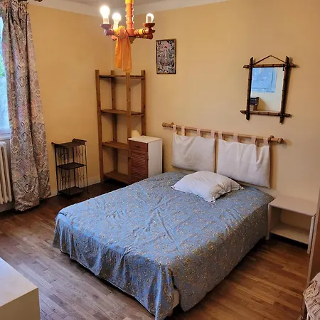 Maison Calme Avec Jardin Fleuri Casa de Férias *
